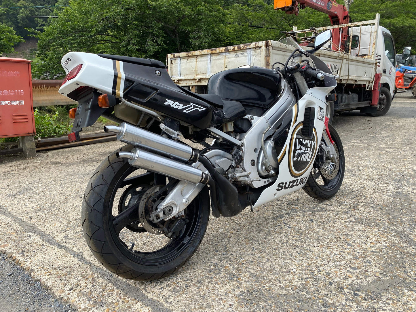 Suzuki RGV250