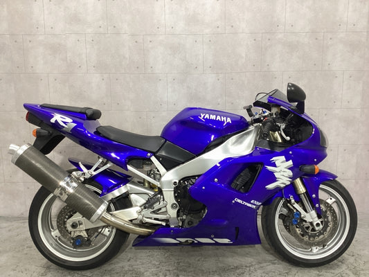 Yamaha R1