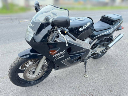 Suzuki RGV VJ21